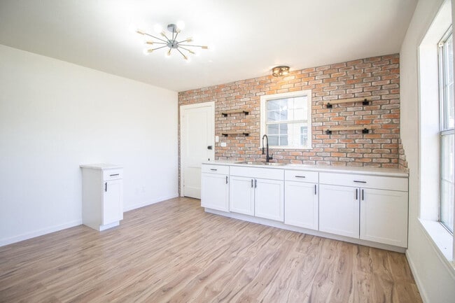 property at 1911 44th St