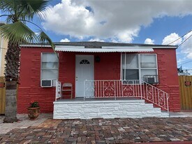 2905 W Chestnut St in Tampa, FL - Building Photo