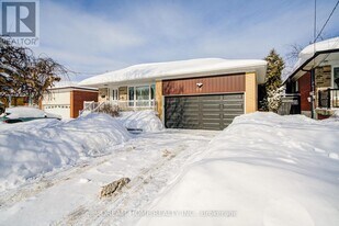 40 Marathon Crescent in Toronto, ON - Building Photo