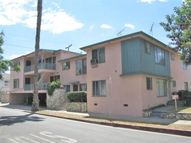 7452 Romaine St Apartamentos