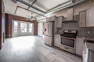 490 Pearl St in Buffalo, NY - Building Photo