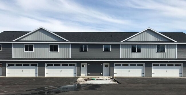 235 3rd St SE in Rice, MN - Building Photo - Building Photo