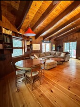 31 Aspen Ln in Winhall, VT - Building Photo - Building Photo