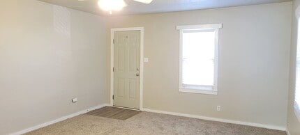 617 W 17th St in Portales, NM - Building Photo - Building Photo