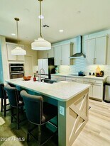 4740 E Tierra Buena Ln in Phoenix, AZ - Building Photo