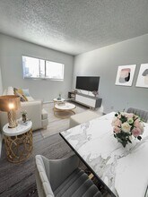 Playa Palms Apartments LLC in Los Angeles, CA - Building Photo - Building Photo