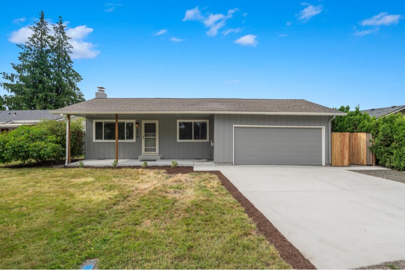 3434 Memorial Park Dr in Longview, WA - Building Photo