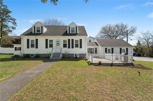 31 Walter St in Barrington, RI - Building Photo