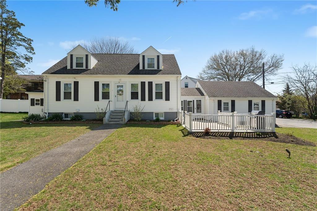 31 Walter St in Barrington, RI - Building Photo