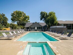 5Fifty Apartments in San Antonio, TX - Building Photo - Building Photo