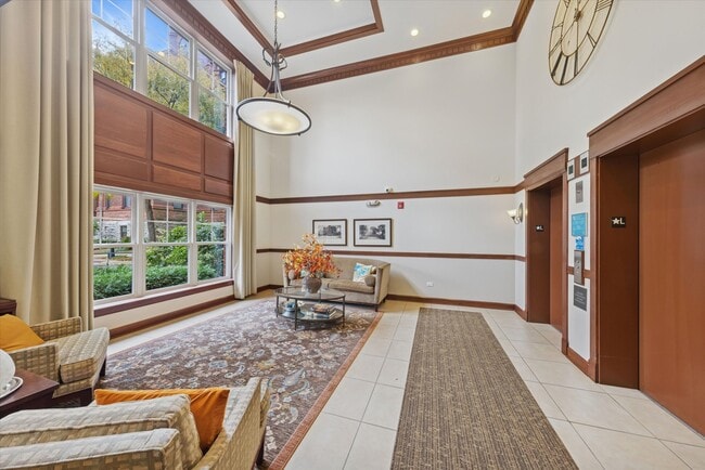 255 E Liberty Dr in Wheaton, IL - Building Photo - Building Photo