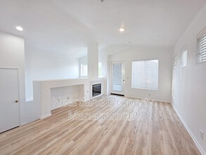 395 Whispering Willow Dr in Santee, CA - Building Photo - Building Photo