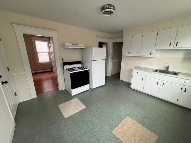 182 Sheridan St, Unit #2 in Bridgeport, CT - Foto de edificio - Building Photo