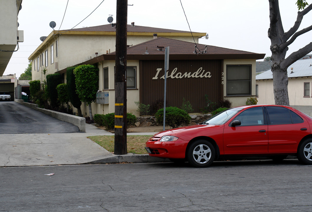 228 Stepney St in Inglewood, CA - Building Photo