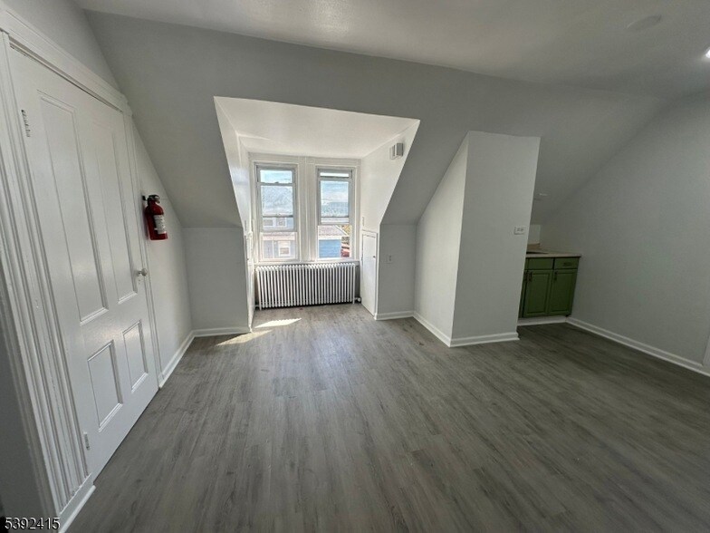 22 2nd Ave in Paterson, NJ - Building Photo