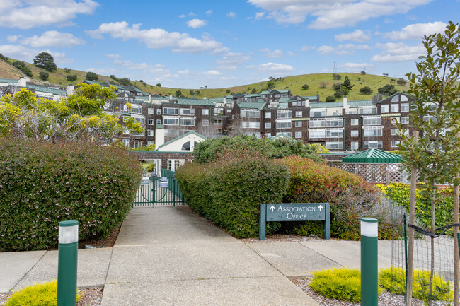 Brickyard Landing in Richmond, CA - Foto de edificio - Building Photo