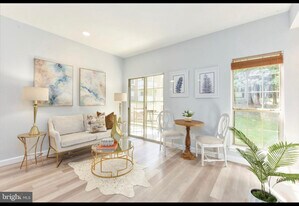 12158 Penderview Ln, Unit 1702 in Fairfax, VA - Building Photo