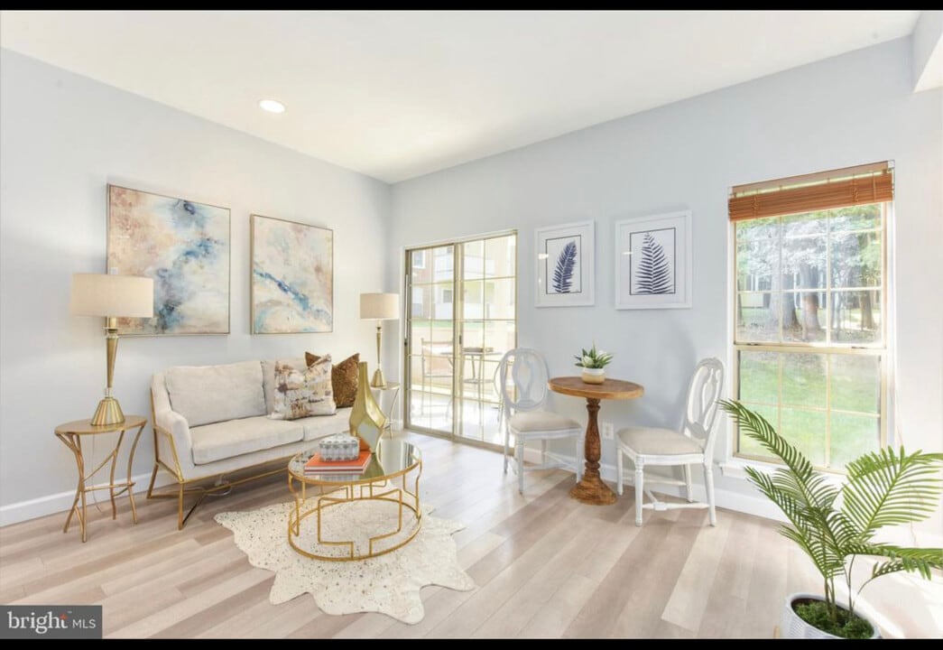 12158 Penderview Ln, Unit 1702 in Fairfax, VA - Foto de edificio