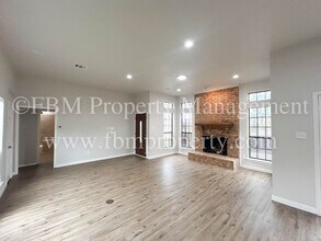 806 Cresside Ln in Richardson, TX - Building Photo - Building Photo