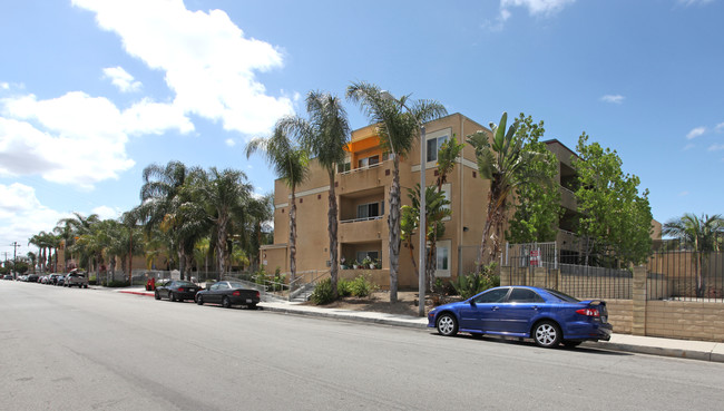 Bellflower Terrace in Bellflower, CA - Building Photo - Building Photo