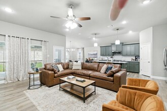 1629 Town Creek Cir in Weatherford, TX - Building Photo - Building Photo