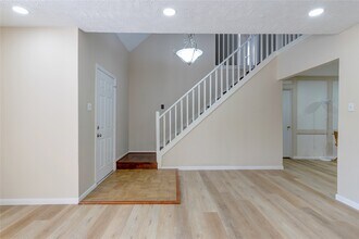 2902 Field Line Dr in Sugar Land, TX - Foto de edificio - Building Photo