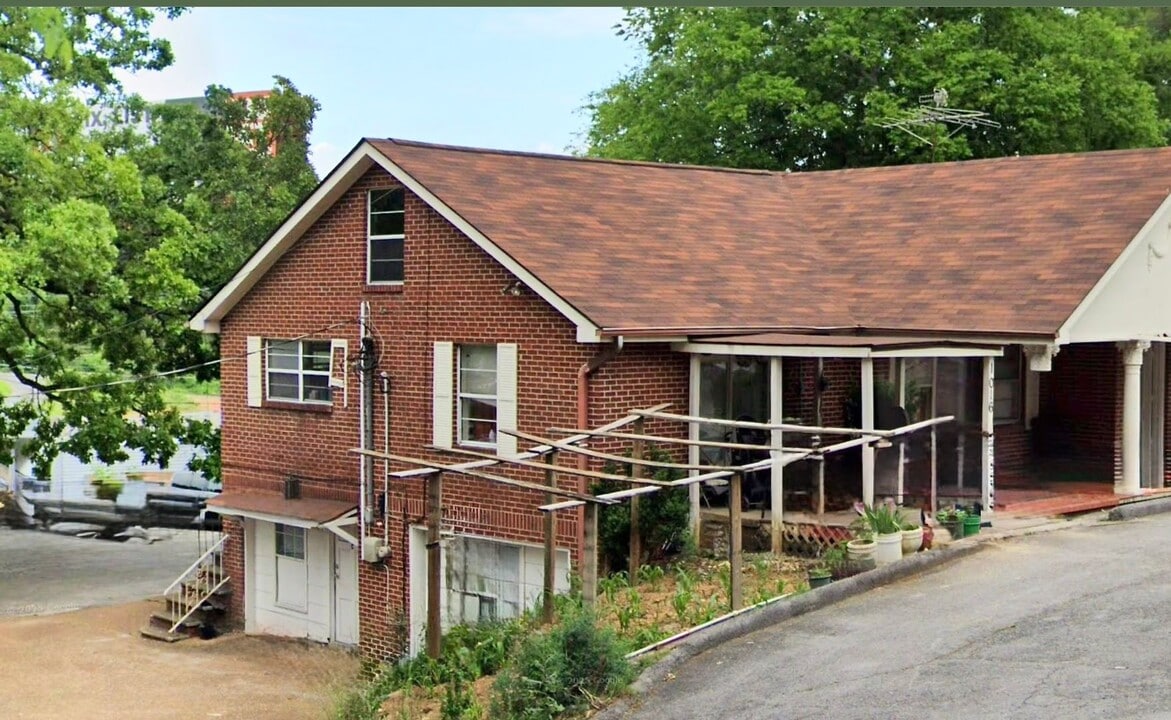 1016 Greens Lake Rd, Unit 623 in East Ridge, TN - Building Photo