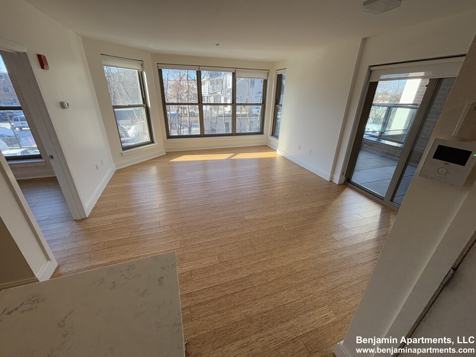 69 Ashford St, Unit 2 in Boston, MA - Building Photo