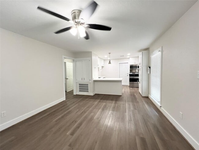 322 Azalea St in Lake Jackson, TX - Building Photo - Building Photo