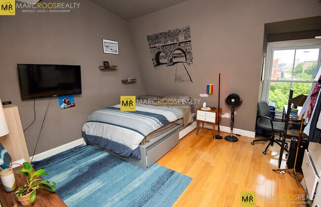 property at 1595 Washington St