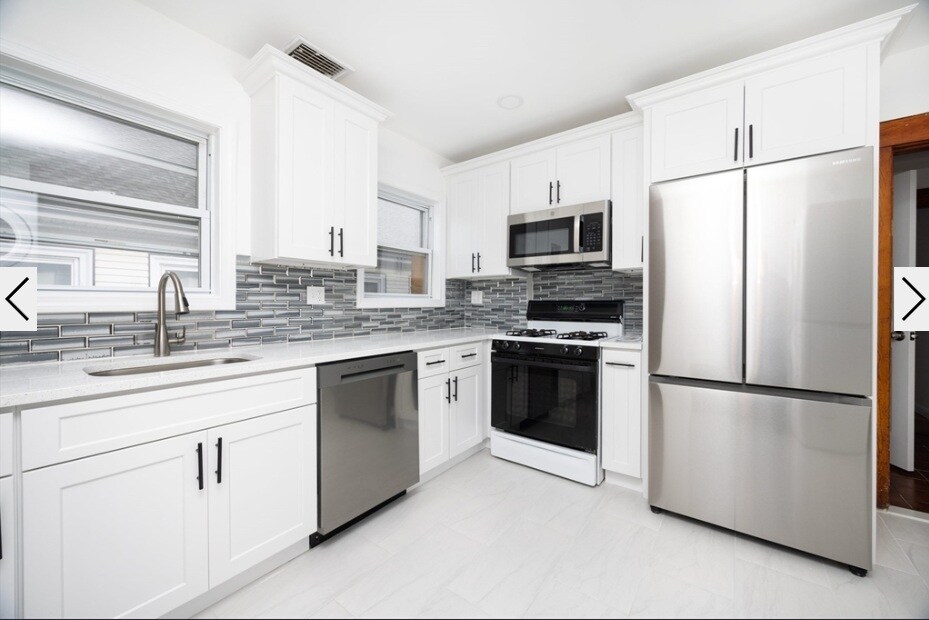 19 Puritan Rd, Unit T in Somerville, MA - Building Photo