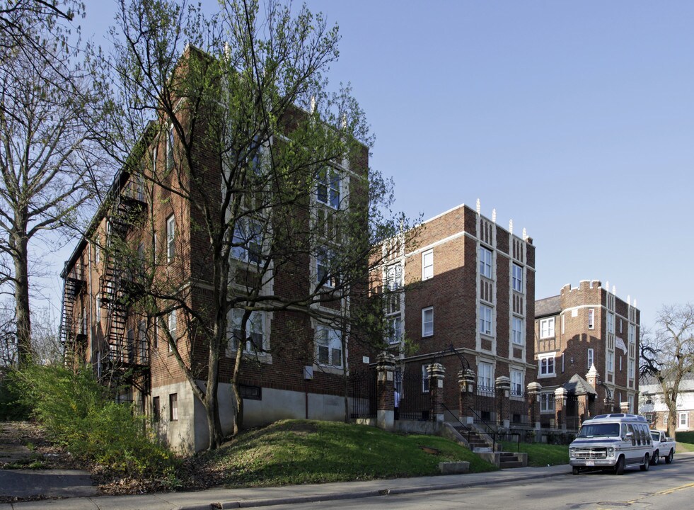 Forest Avenue Apartments - All Utilities Incd in Cincinnati, OH - Foto de edificio