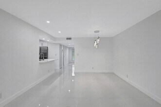 5550 Witney Dr, Unit Lake of delray in Delray Beach, FL - Building Photo - Building Photo
