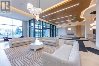 8960 Jane St in Vaughan, ON - Building Photo - Building Photo