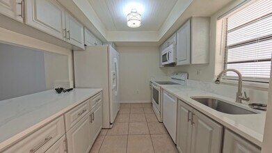 3432 NW 86th Way in Sunrise, FL - Building Photo - Building Photo