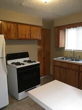 432 W Waterloo Rd in Akron, OH - Building Photo - Building Photo