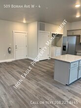 509 Borah Ave W, Unit 4 in Twin Falls, ID - Building Photo - Building Photo