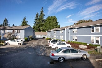 Glacier Park Apartments in Bellingham, WA - Building Photo - Building Photo