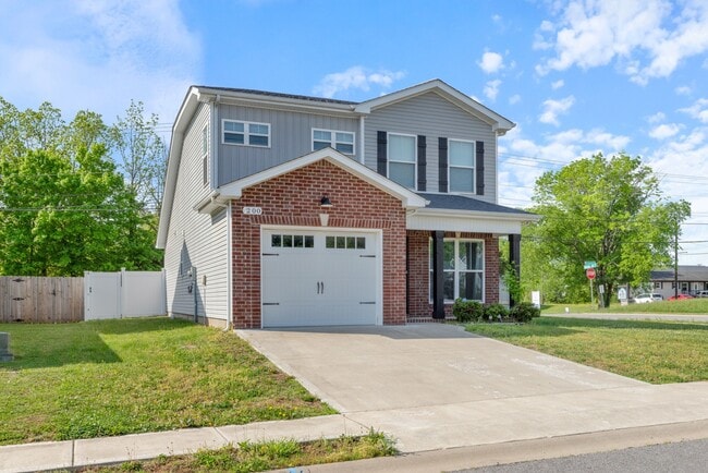 200 Waterwheel Cir in Clarksville, TN - Building Photo - Building Photo