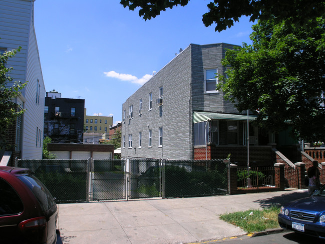 1869 Barnes Ave in Bronx, NY - Building Photo - Building Photo