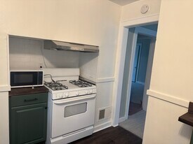 1465 Maryland St, Unit 2 in Grosse Pointe Park, MI - Building Photo