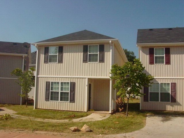 318 Thomas Dorsey Dr in Villa Rica, GA - Building Photo