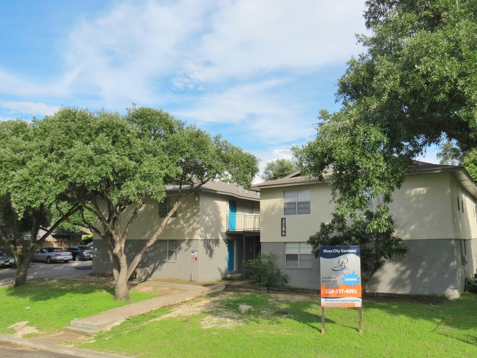 River City Garden Apartments in San Antonio, TX - Building Photo