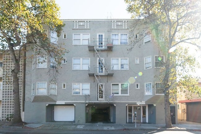 1176 University in Berkeley, CA - Building Photo - Building Photo