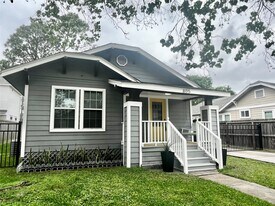 805 Tabor St in Houston, TX - Building Photo