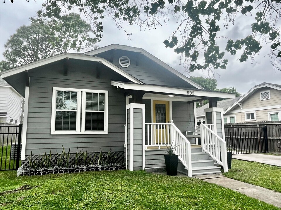 805 Tabor St in Houston, TX - Building Photo