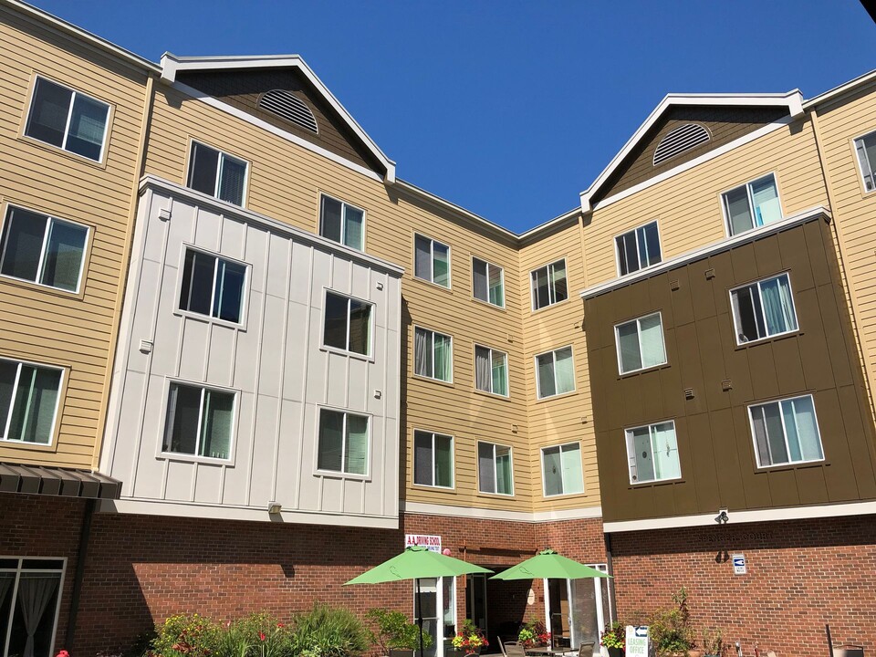 Newly remodeled 4-story Apartment Downtown in Renton, WA - Building Photo