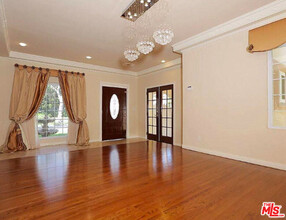 232 S Maple Dr in Beverly Hills, CA - Building Photo - Building Photo