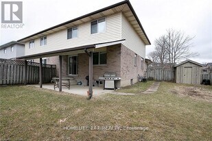 55 Galt Rd in Stratford, ON - Building Photo
