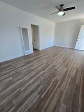 7164 N Maroa Ave in Fresno, CA - Foto de edificio - Building Photo